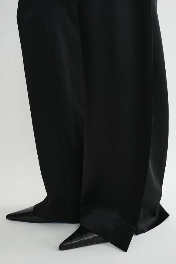 Toteme Cuff-Slit Trousers Black 